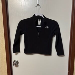 The North Face Black Quarter-Zip Pullover Size 6